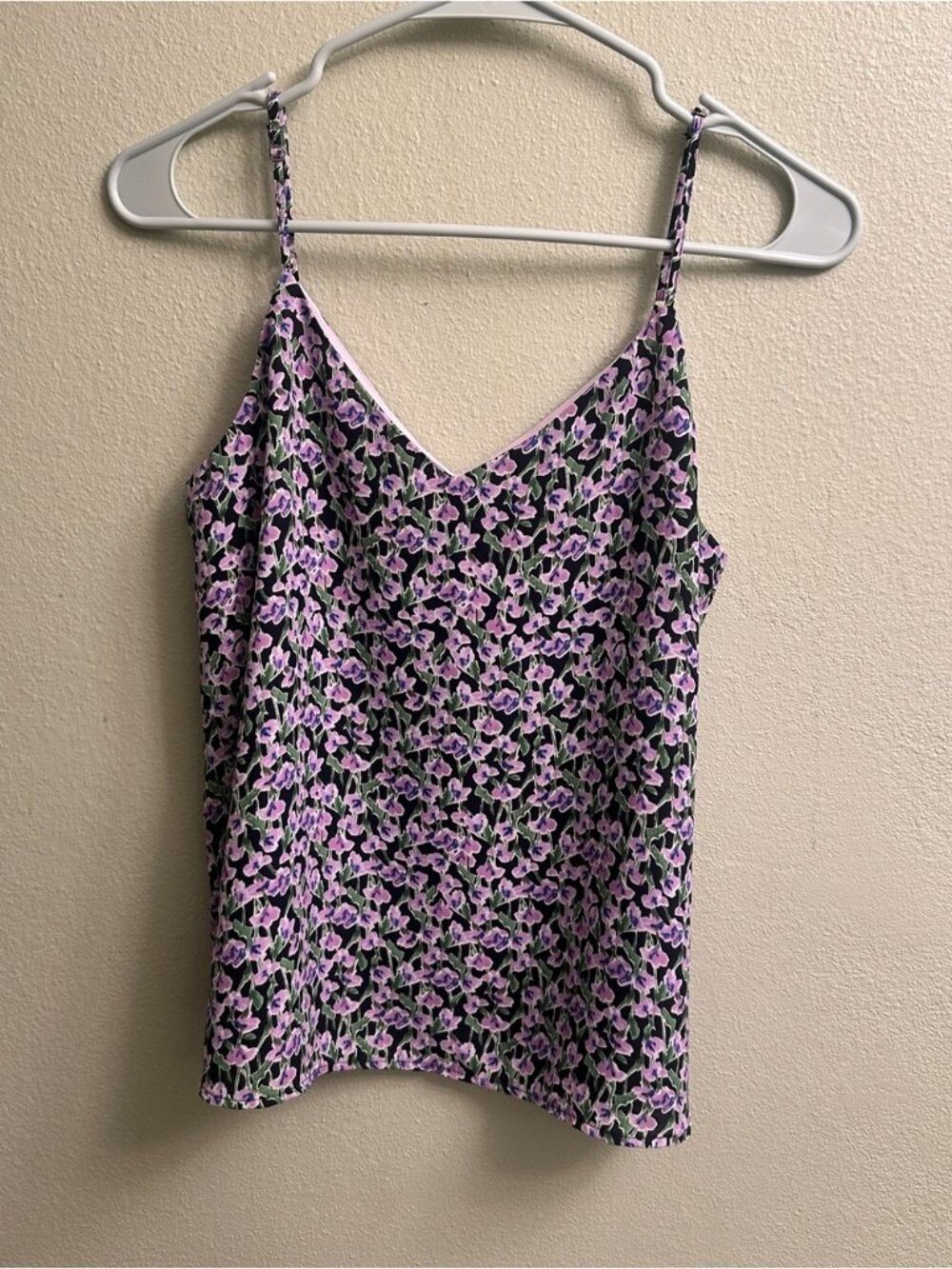 Banana Republic Flowy V-Neck Tank Top Size XS Lavender Floral Print